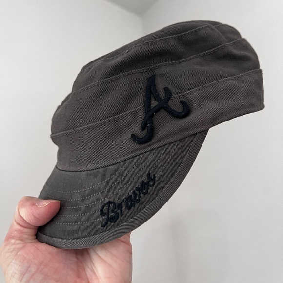 Women’s Atlanta Braves Hat - Picture 2 of 5